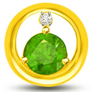 Surat Diamond Endearing Diamond And Emerald Pendant In Yellow Gold - P1147