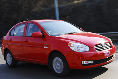 http://imshopping.rediff.com/pixs/productsearch/product_images/four_wheeler/Hyundai-Verna-VGT-CRDi.jpg