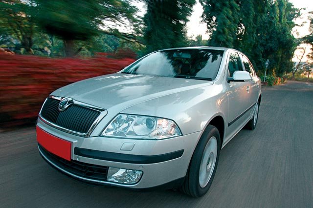 http://imshopping.rediff.com/pixs/productsearch/product_images/four_wheeler/Skoda-Laura-LK-1.9-PD-AT.jpg