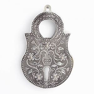 Home Decoratives - Vivan Creation Jaipuri Oxidized 5 Key Holder in White Metal 295