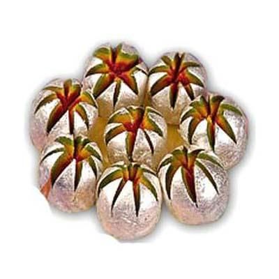 011exp_mithaimay2010._kaju-kamal-indian-sweets-mithai.jpg (400400)