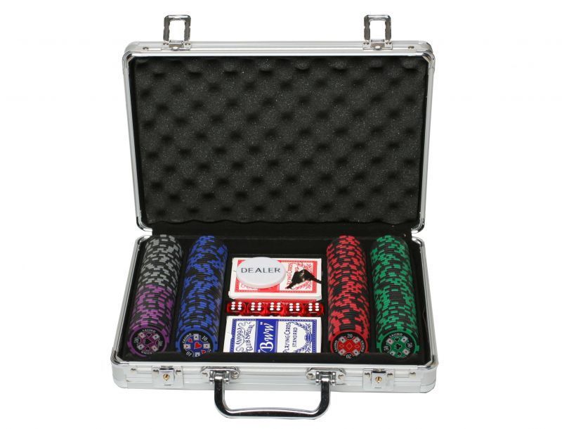 Buy Sands Incorporation 200 Denomination Clay Chips Poker Game Set online