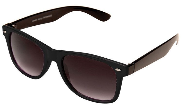 Buy Stylish Bay Black Wayfarer Sunglasses With Hard Case online